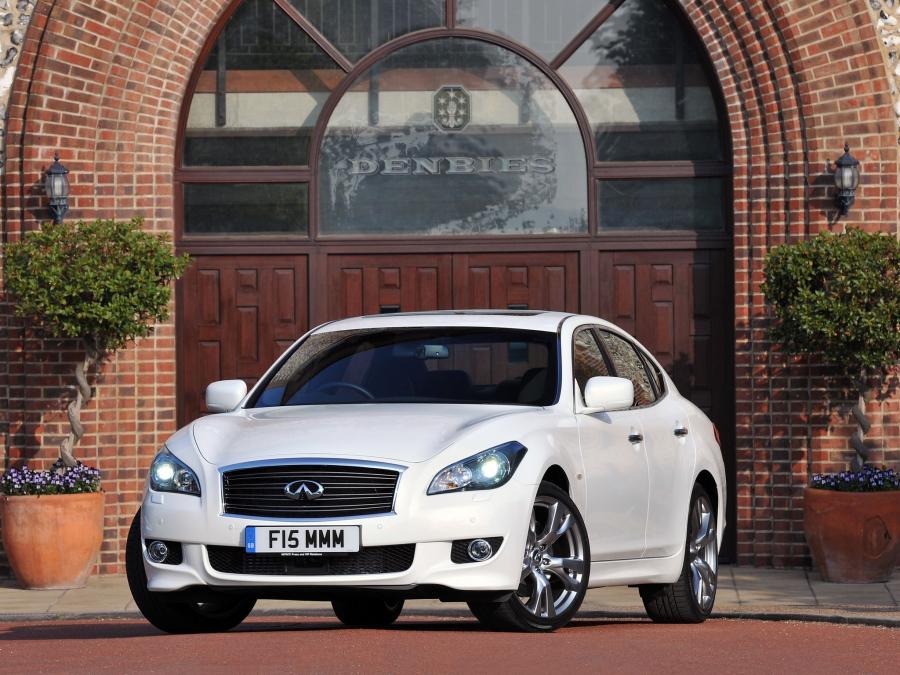  Infiniti M30d S 2010 года  (UK) (фото 9 из 15)